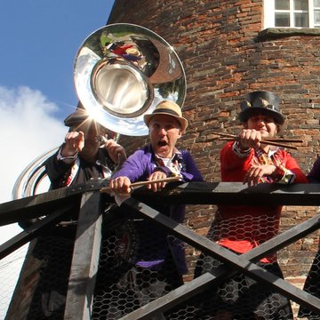 Hire Fat Cat Brass Roaming band with Encore