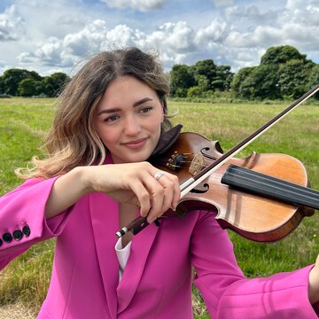 Hire Scarlett Taylor Violinist with Encore