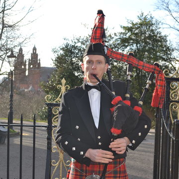 Hire Robin Hay Bagpiper with Encore