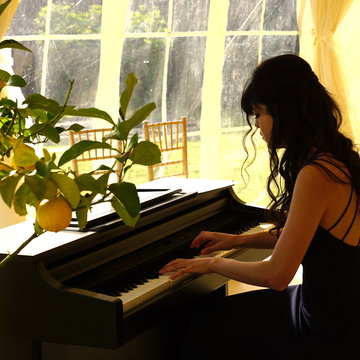 Hire Melissa Harrison Pianist with Encore