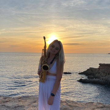 Hire Amber Jordan Flautist with Encore