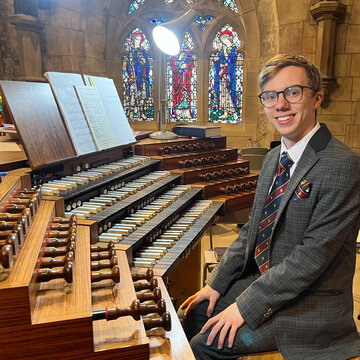 Hire Matthew McIlree Organist with Encore