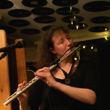 Hire Kate Badcock Flautist with Encore