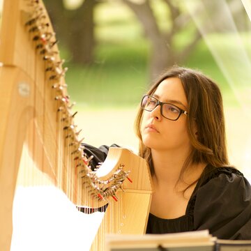 Hire Hristina Harpist with Encore