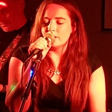 Hire Freya Danielle Guitarist with Encore