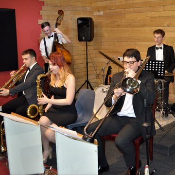 Hire The Pint Sized Big Band Swing & jive band with Encore