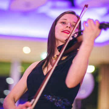 Hire Monika Suder Electric violinist with Encore