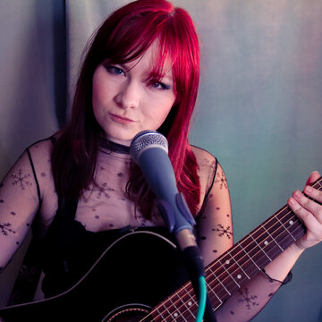 Hire Emma - Acoustic Performer Singing guitarist with Encore