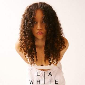 Hire Lia White Singer with Encore