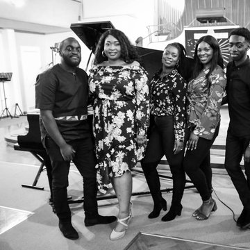 Hire Ayoola Samson Pianist with Encore