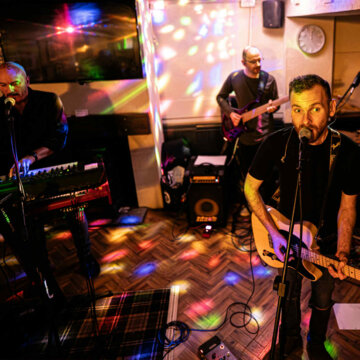 Hire Subdivision  Keyboardist with Encore