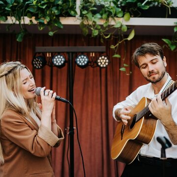 Hire Landslide Duo Acoustic duo with Encore