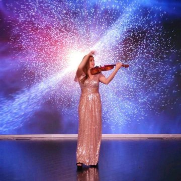 Hire Helena Gullan Electric violinist with Encore