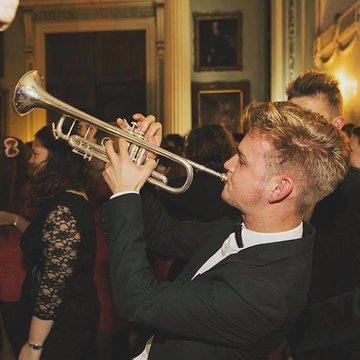 Hire Matt Ward Trumpeter with Encore