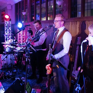 Hire Kingdom Covers Party band with Encore