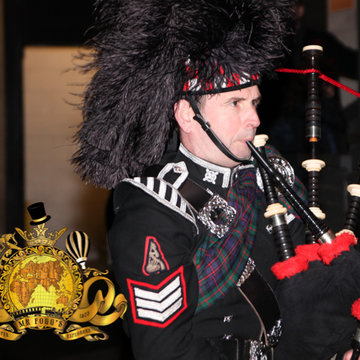 Hire Cliff Hall Bagpiper with Encore