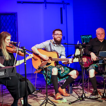 Hire Ceòl Beag Ceilidh Band DJ live with Encore