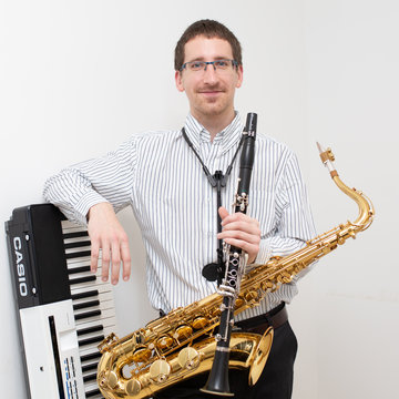 Hire Jan Holena Saxophonist with Encore