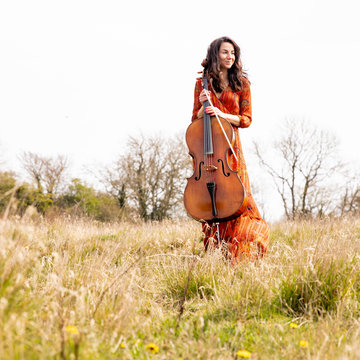 Hire Lucinda Skinner Cellist with Encore