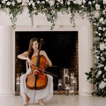 Hire Isobelle Austin Cellist with Encore