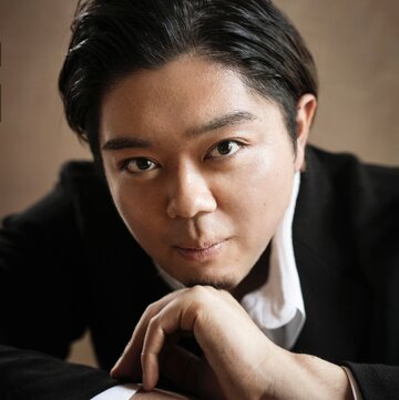 Hire Yuki Okuyama Singer (baritone) with Encore