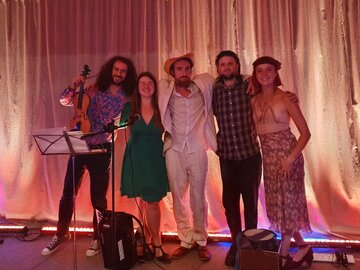 Hire Bristol Ceilidh Collective Celtic folk band with Encore