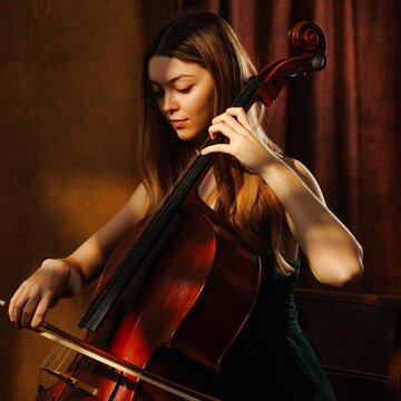 Hire Annie Hodgson Cellist with Encore