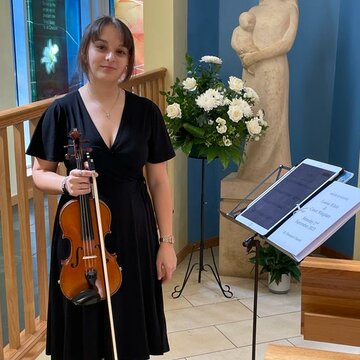 Hire Annabel Violinist with Encore