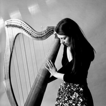 Hire Rachel Groves Harpist with Encore