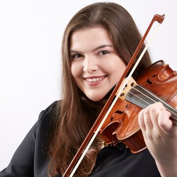 Hire Paula Bowes Violist with Encore