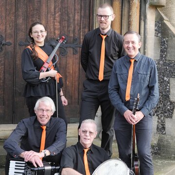 Hire Kingsfolk Ceilidh band with Encore