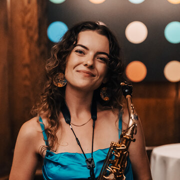 Hire Paulina Klamut Clarinettist with Encore