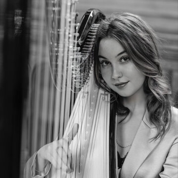 Hire Amie True Music Celtic harpist with Encore