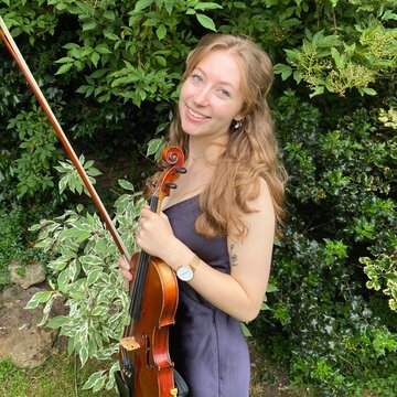 Hire Jasmine Grundy Violinist with Encore