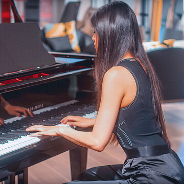 Hire Melissa Harrison Pianist with Encore