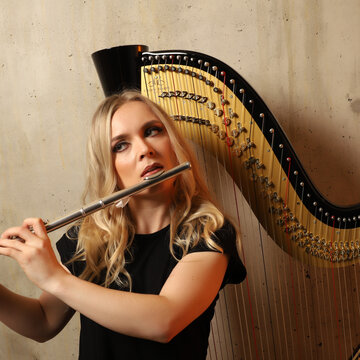 Hire Catriona Bourne Harpist with Encore