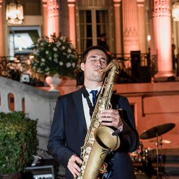 Hire Toni - The Sax Dude Saxophonist with Encore
