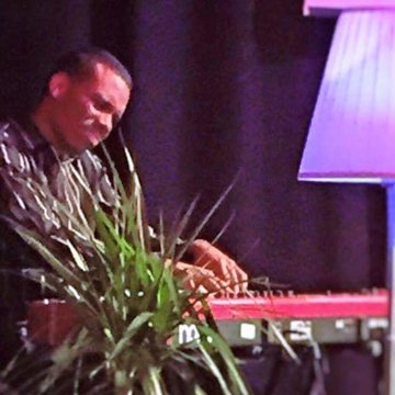 Hire Rodrigo Keyboardist with Encore