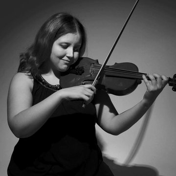 Hire Sarah Anne Bush - Music Electric violinist with Encore