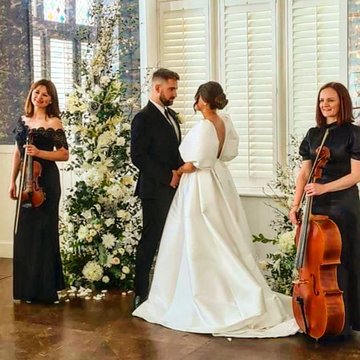 Hire Caccini Duo String duo with Encore
