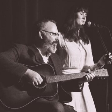 Hire Leannán  Acoustic duo with Encore