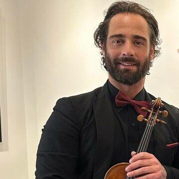 Hire Raffaele Pagano Violinist with Encore