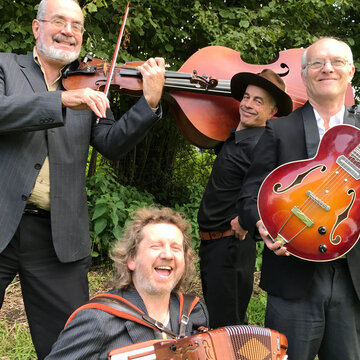 Hire Black Velvet  Ceilidh Trio Folk band with Encore