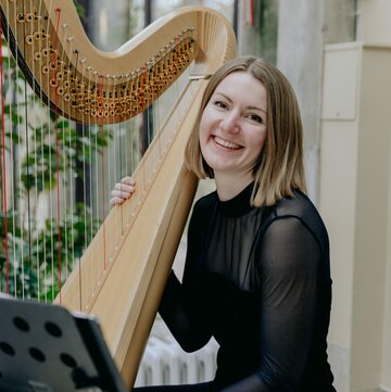 Hire Madeline Kirby Harpist Harpist with Encore