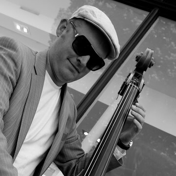 Hire Jason and Dan Duo Swing & jive band with Encore