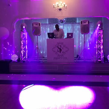 Hire DJ Dave B DJ with Encore