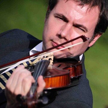 Hire Violinist Simon Jordan Violinist with Encore