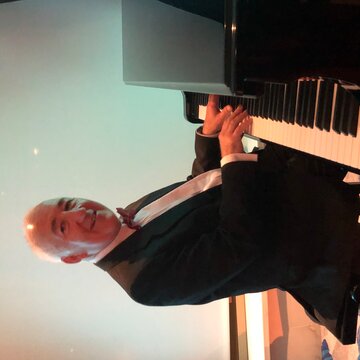 Hire Tim Newcombe Pianist with Encore