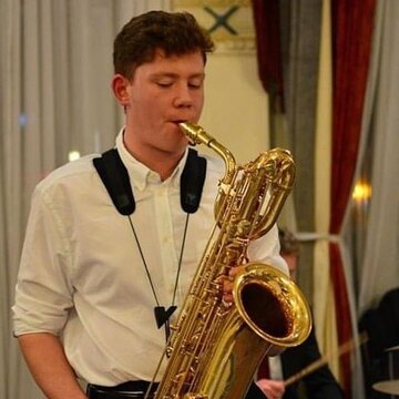 Hire Ajay Furse Saxophonist with Encore