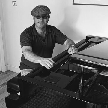 Hire Jamie Parsons piano Pianist with Encore